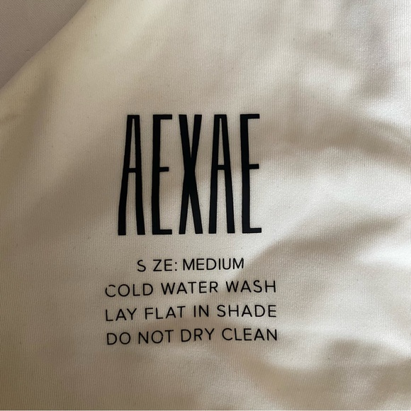 AEXAE. Halter Top Cream. Medium - Picture 4 of 4